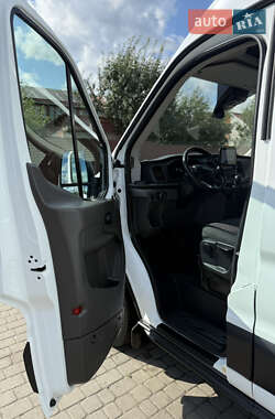 Грузовой фургон Ford Transit 2020 в 