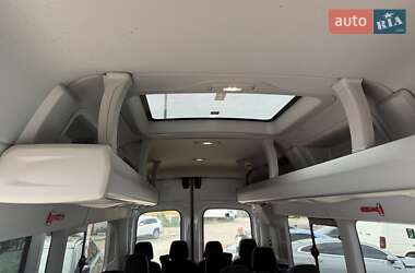 Микроавтобус Ford Transit 2019 в 