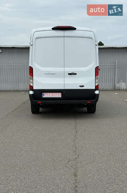 Грузовой фургон Ford Transit 2020 в 