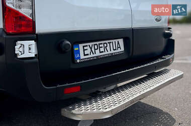 Грузовой фургон Ford Transit 2021 в 