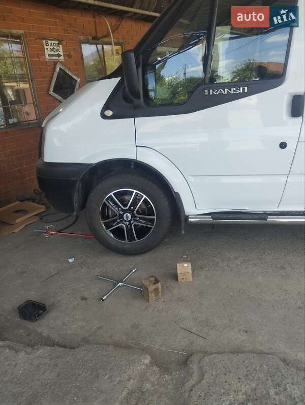 Микроавтобус Ford Transit 2008 в 