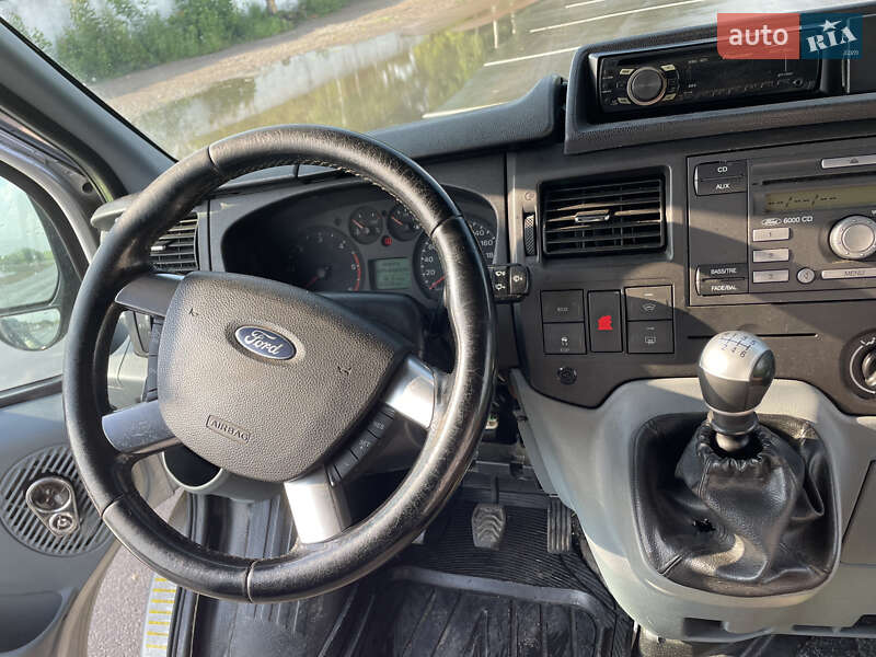 Грузовой фургон Ford Transit 2011 в Коростене