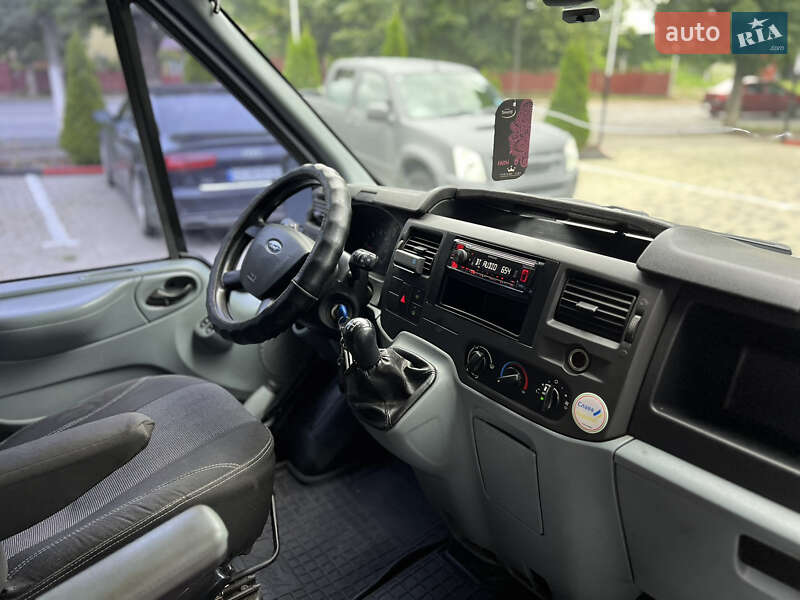Микроавтобус Ford Transit 2008 в Черновцах