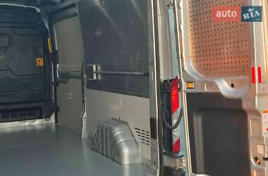 Грузовой фургон Ford Transit 2019 в 