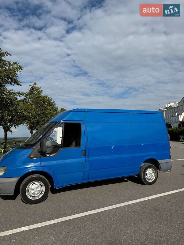 Грузовой фургон Ford Transit 2005 в Почаеве