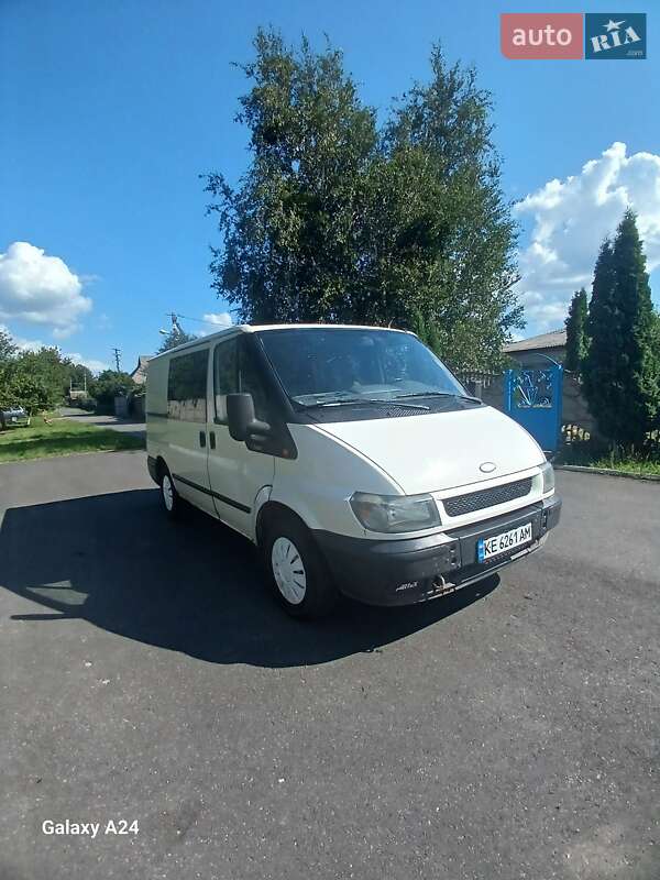 Грузовой фургон Ford Transit 2003 в Макарове