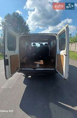 Грузовой фургон Ford Transit 2003 в 