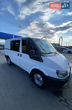 Грузовой фургон Ford Transit 2002 в Вараше