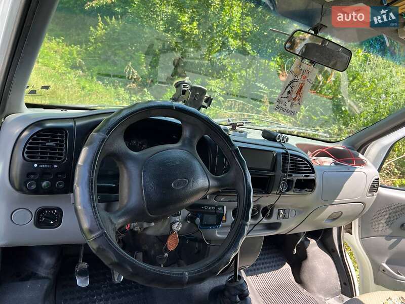 Грузопассажирский фургон Ford Transit 1996 в 