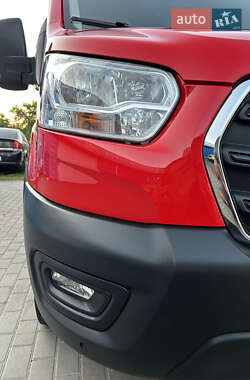 Грузовой фургон Ford Transit 2020 в 
