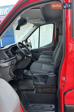 Грузовой фургон Ford Transit 2020 в 