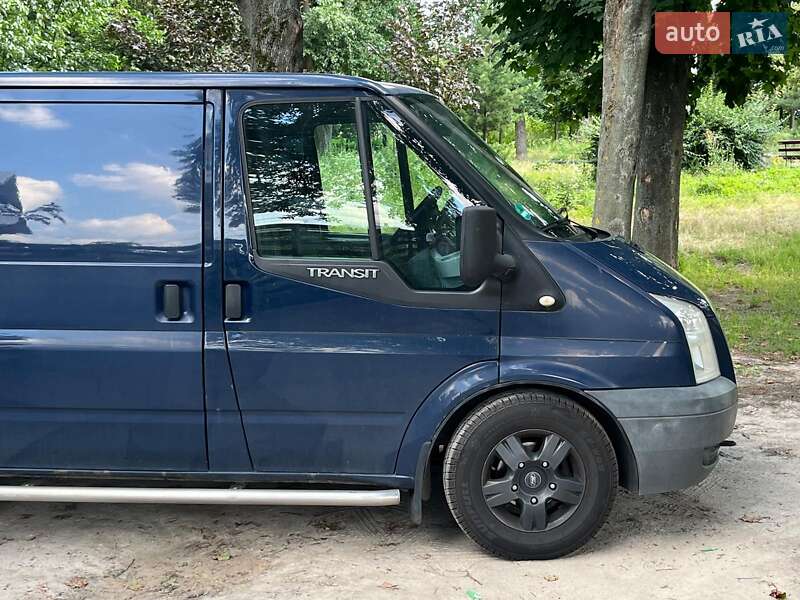 Грузовой фургон Ford Transit 2010 в Киеве