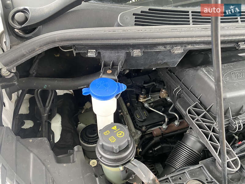 Вантажний фургон Ford Transit 2014 в Чернівцях