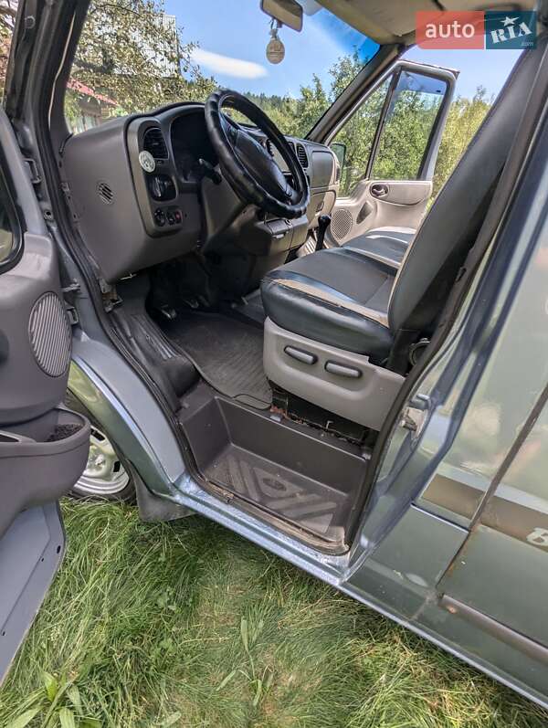Микроавтобус Ford Transit 2002 в Яремче