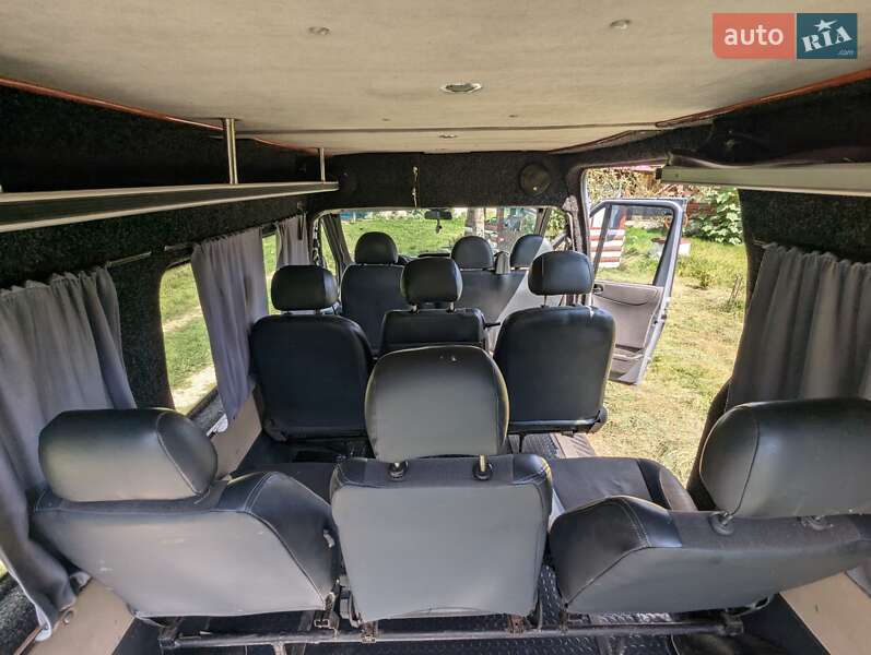 Микроавтобус Ford Transit 2002 в Яремче