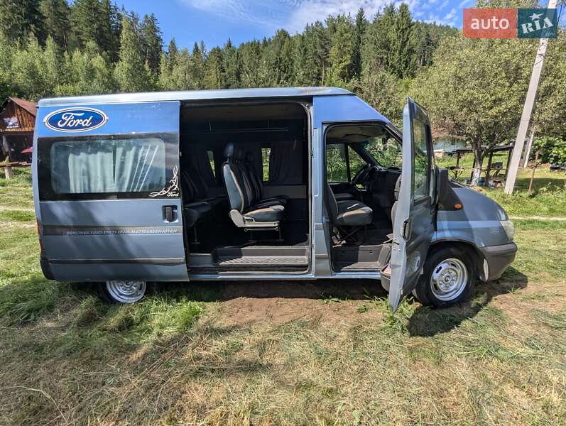 Микроавтобус Ford Transit 2002 в Яремче