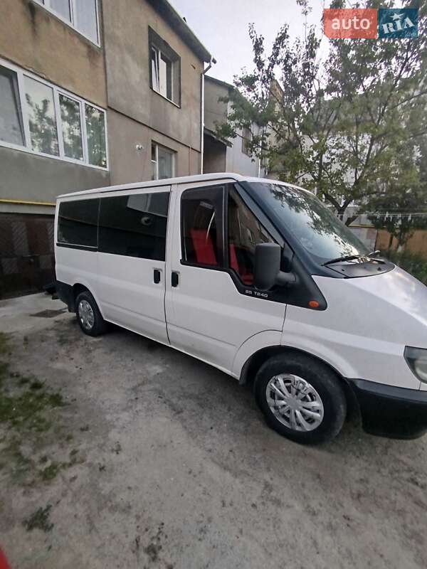 Грузопассажирский фургон Ford Transit 2004 в Дубно