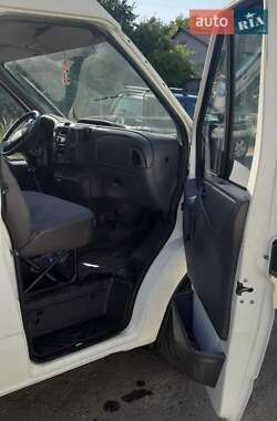 Грузовой фургон Ford Transit 2006 в 