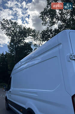 Грузовой фургон Ford Transit 2016 в 