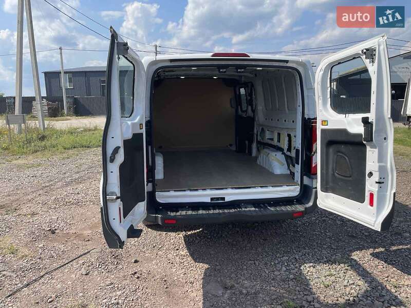 Вантажний фургон Ford Transit 2017 в Києві