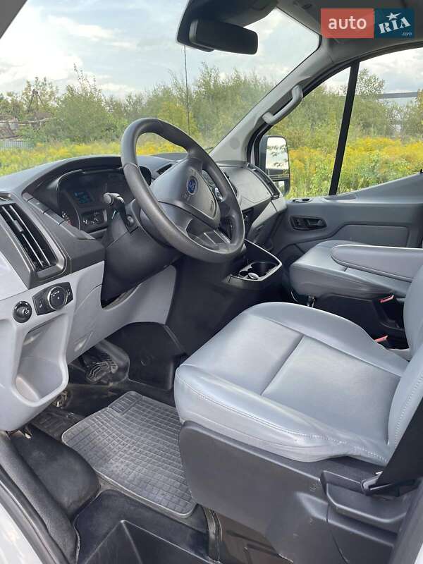 Вантажний фургон Ford Transit 2017 в Києві