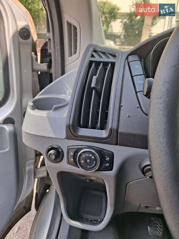 Мікроавтобус Ford Transit 2016 в Львові