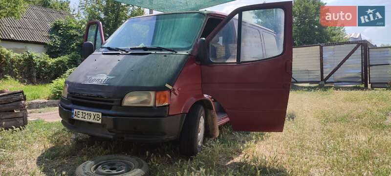 Грузовой фургон Ford Transit 1996 в 