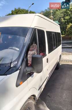 Грузопассажирский фургон Ford Transit 2001 в 