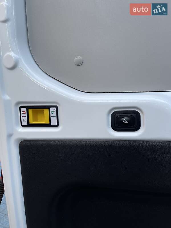 Вантажний фургон Ford Transit 2019 в Львові фото 20 Вантажний фургон Ford Transit 2019 в Львові