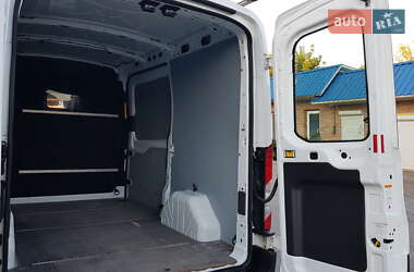 Грузовой фургон Ford Transit 2020 в 