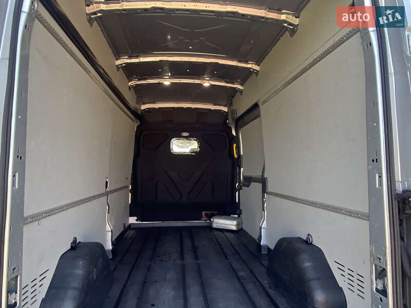 Грузовой фургон Ford Transit 2021 в Ирпене