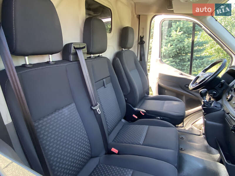 Грузовой фургон Ford Transit 2021 в Ирпене