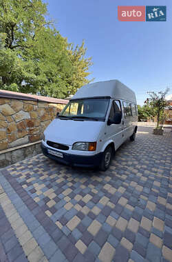 Микроавтобус Ford Transit 2000 в 