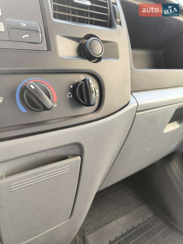 Вантажний фургон Ford Transit 2012 в Києві