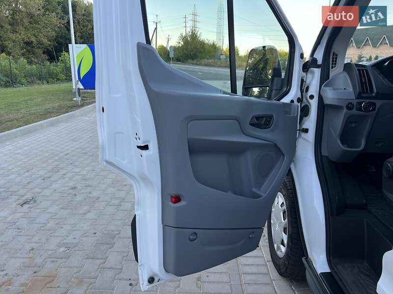 Вантажний фургон Ford Transit 2016 в Кам'янці фото 26 Вантажний фургон Ford Transit 2016 в Кам'янці