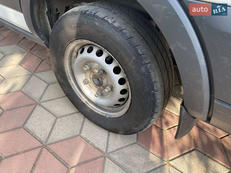 Вантажний фургон Ford Transit 2015 в Луцьку