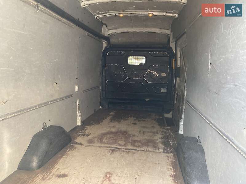 Вантажний фургон Ford Transit 2015 в Луцьку