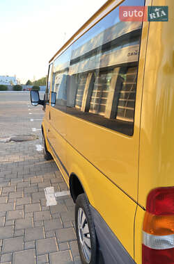 Вантажопасажирський фургон Ford Transit 2005 в 