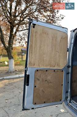 Грузовой фургон Ford Transit 2003 в 