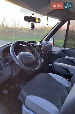 Грузовой фургон Ford Transit 2003 в 