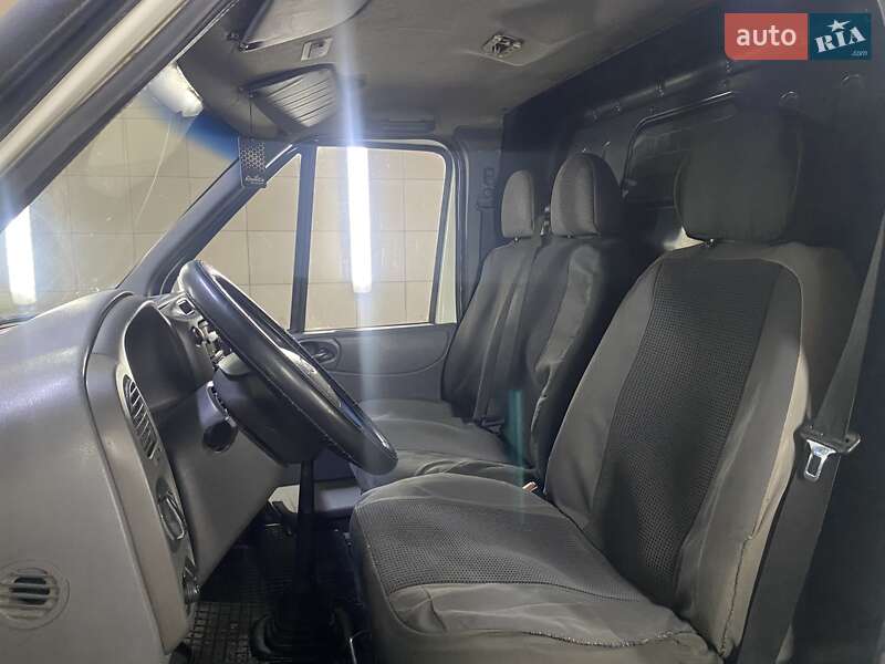 Вантажний фургон Ford Transit 2006 в Умані