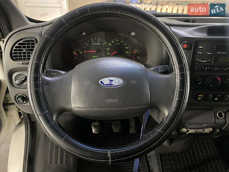 Вантажний фургон Ford Transit 2006 в Умані