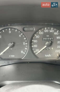 Грузовой фургон Ford Transit 2001 в 