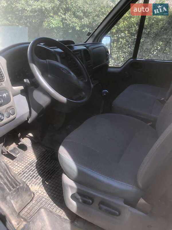 Грузовой фургон Ford Transit 2005 в Луцке фото 2 Грузовой фургон Ford Transit 2005 в Луцке