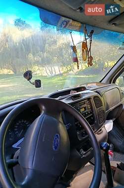 Вантажний фургон Ford Transit 2002 в 