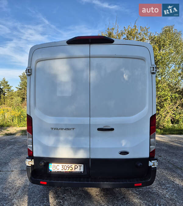 Вантажопасажирський фургон Ford Transit 2017 в Львові