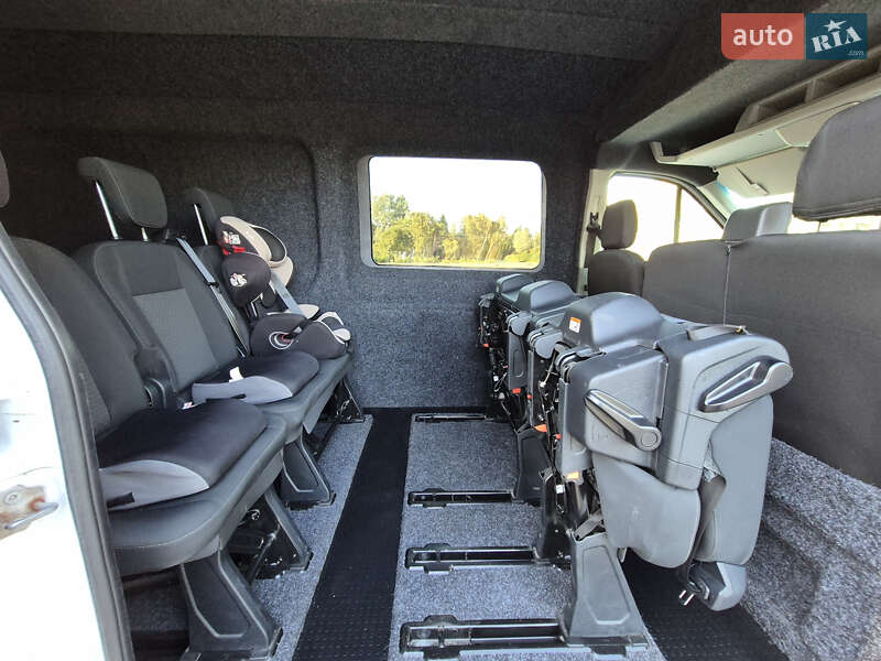 Вантажопасажирський фургон Ford Transit 2017 в Львові