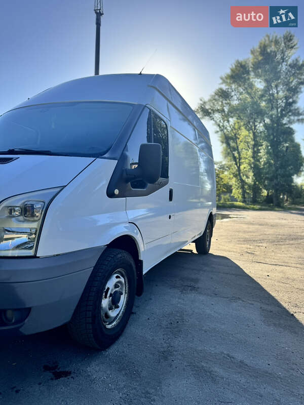 Вантажний фургон Ford Transit 2008 в Горішніх Плавнях