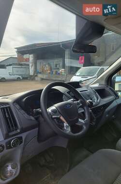 Вантажний фургон Ford Transit 2015 в 