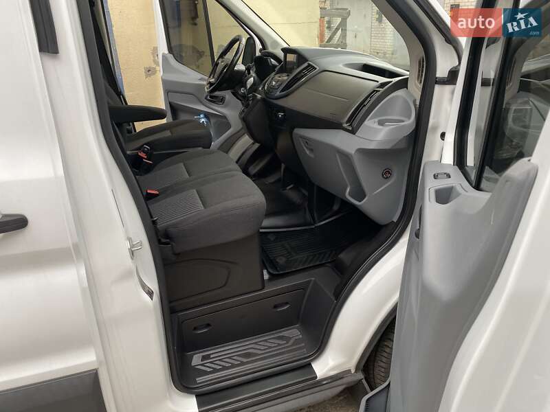 Грузовой фургон Ford Transit 2017 в Киеве